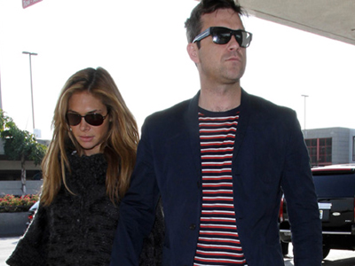 Ο Robbie Williams θα κάνει προγαμιαίο συμβόλαιο