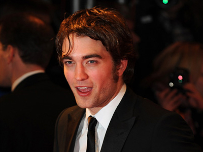 Ο Robert Pattinson συμβουλεύεται τον μπαμπά του