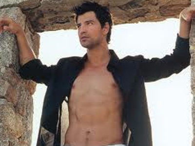 Τι ζητάει ο Sakis;