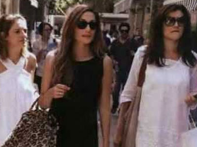 Δέσποινα Βανδή: Με φίλες της στο Fashion night out