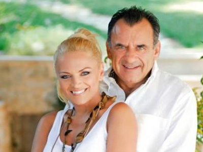 Τι έπαθαν Λαμπίρη – Αδαμόπουλος στο ταξίδι του μέλιτος