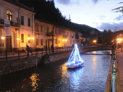 Κωλοτούμπα το καράβι της… Ντόρας