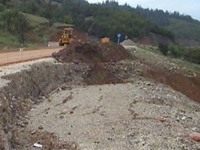 Κατολισθήσεις στην Ε.Ο Τρικάλων – Άρτας