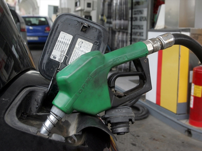 «Έφοδοι» σε πρατήρια για «πειραγμένες» αντλίες