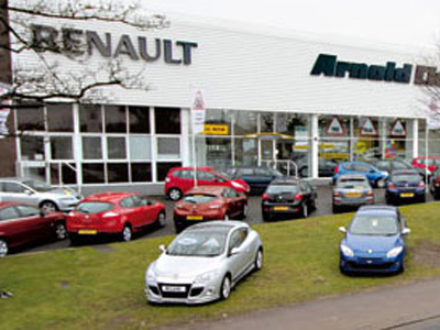 Ανακαλούν 100.000 οχήματα Renault και Hyundai