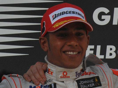 Χτύπησαν τα ασημένια βέλη στη Valencia κάνοντας το 1-2!