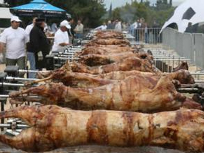 Φθηνότερο το φετινό πασχαλινό τραπέζι