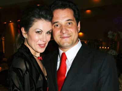 Η Ευγενία συνθέτει τραγούδια για τον Άδωνι