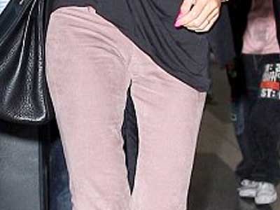 Διάσημη και με στραβά πόδια;