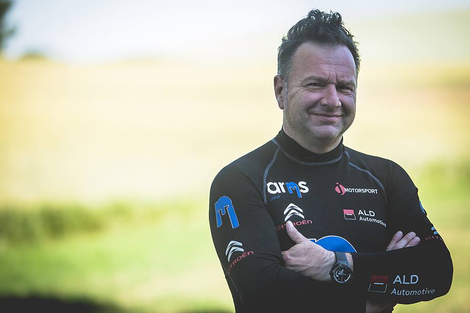 Το Ακρόπολις θα αποτελέσει ένα καλό βήμα εξέλιξης των ικανοτήτων του Σερδερίδη στο χώμα. 