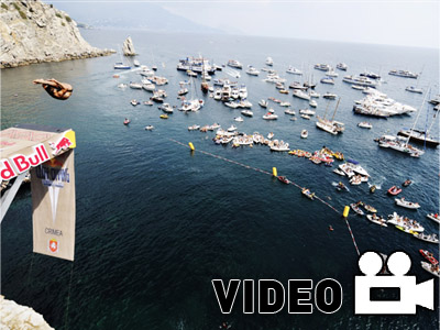 Ο Gary Hunt πρωταθλητής του Red Bull Cliff Diving 2011