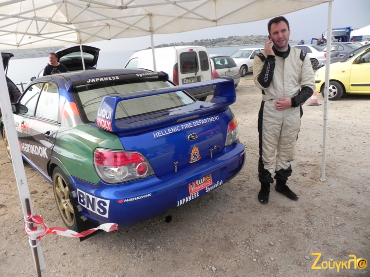 Δεν το έκλεινε το άτιμο το τηλέφωνο ο Γιάννης Ζούνης. Φωτιά είχε πάρει από το πολύ μπλα μπλα...