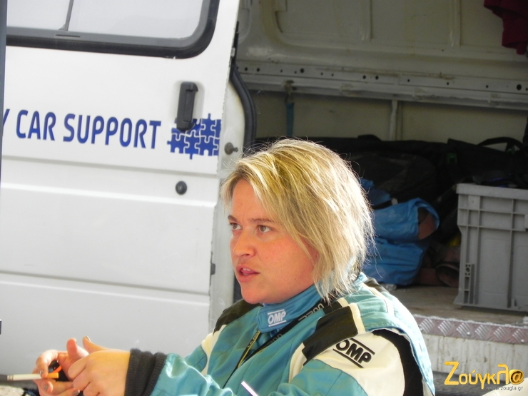 Και του τό λεγα. Πάτα το το ριμάδι!!@@!! Ελένη Μαλακτάρη: Έχει φάει τα αγωνιστικά χιλιόμετρα με το κουτάλι!!!