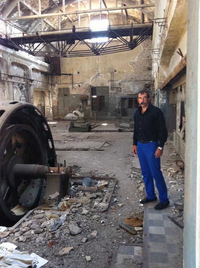 Ο επικεφαλής του Dielpis Formula Θάνασης Παπαθεοδώρου σε χώρο που μπορεί να μετατραπεί σε καζίνο!!!