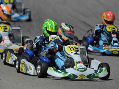 Ο 13άχρονος οδηγός, Φίλιππος Καλέσης, κυνηγά την παγκόσμια διάκριση