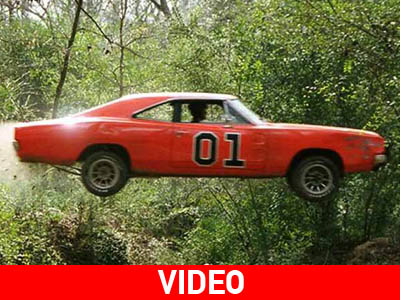 Τα άλματα με αυτοκίνητο είναι… επικίνδυνα Τα άλματα με αυτοκίνητο είναι… επικίνδυνα