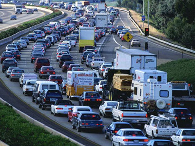 Οι εισαγωγείς αυτοκινήτων περνούν στην αντεπίθεση