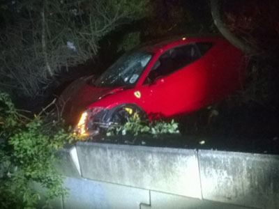 Τι παθαίνεις όταν τρέχεις με Ferrari και 200χλμ/ώρα;