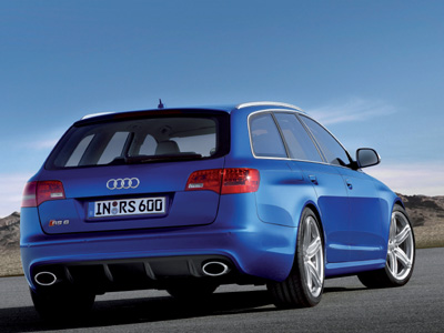 Τα καινούρια αυτοκίνητα των Metzelder, Alonso και Kaka