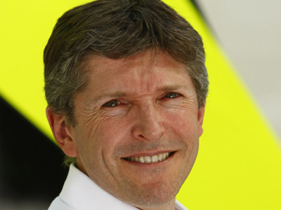 Fry: Δεν έφυγε για τα λεφτά ο Button!