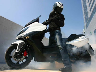 Η Kymco διατηρεί σταθερές τις τιμές