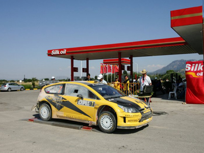 Στα 4.68 ευρώ το λίτρο το κόστος της «αγωνιστικής» βενζίνης Στα 4.68 ευρώ το λίτρο το κόστος της «αγωνιστικής» βενζίνης