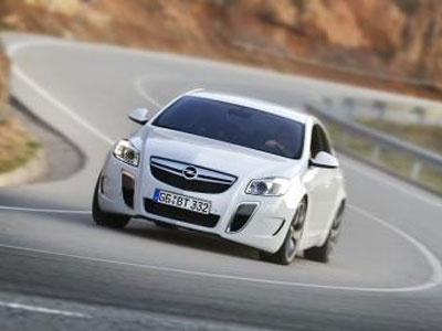 Δοκιμή 10.000 χιλιομέτρων για το Opel Insignia OPC στο Nürburgring