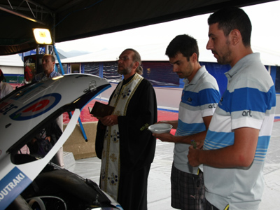 Έκαναν… αγιασμό στο Ford Fiesta WRC