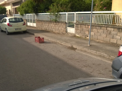 Έβαλε ένα τελάρο να του… φυλάει τη θέση