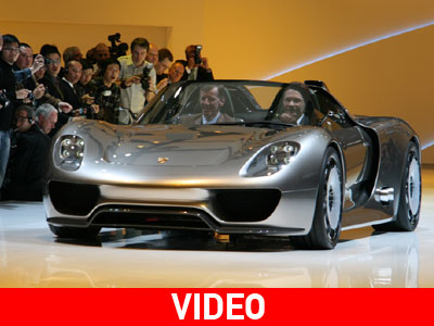 Η Porsche 918 με 500 ίππους «καίει» μόλις 3 λίτρα στα 100 χλμ. Η Porsche 918 με 500 ίππους «καίει» μόλις 3 λίτρα στα 100 χλμ.