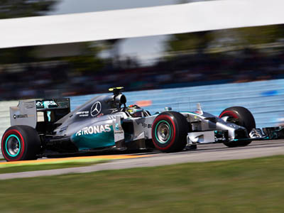 Formula 1: Σάρωσαν εντός έδρας Mercedes και Ρόσμπεργκ