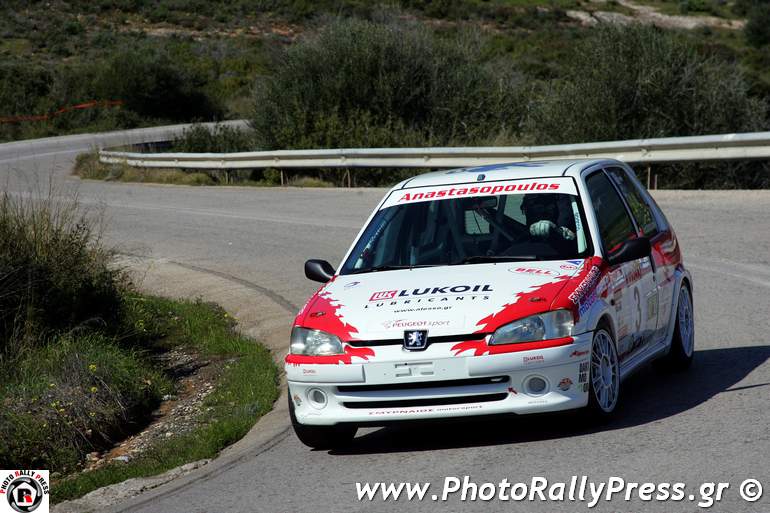 O Μιχάλης Αναστασόπουλος με Peugeot 106