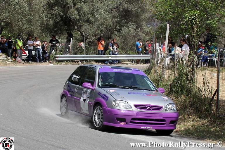 O Κώστας Ντέκας με Citroen Saxo