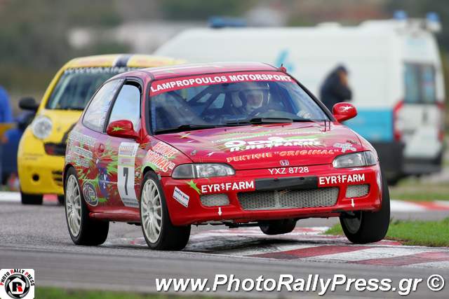 Ο Μιχάλης Παρασυράκης...