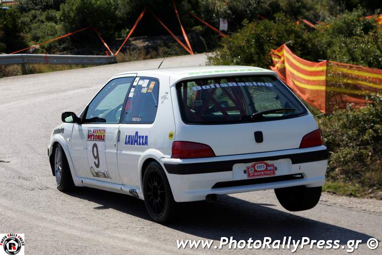 O Διονύσης Γιαννούλης με Peugeot 106