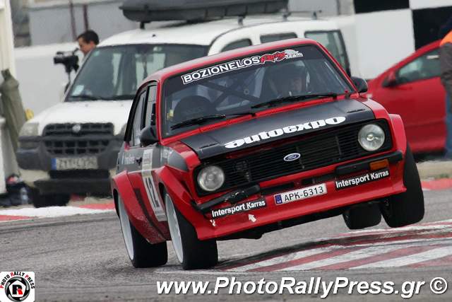 Ο Γιάννης Μποζιονέλος...