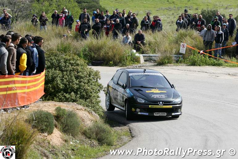 Ο Νίκος Ντούρας με Peugeot 206