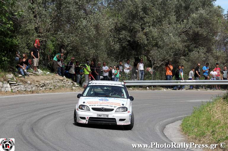O Γιάννης Τασιόπουλος με Citroen Saxo