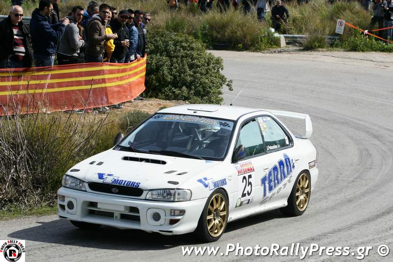 O Γιάννης Ποτουρίδης με Subaru Impreza