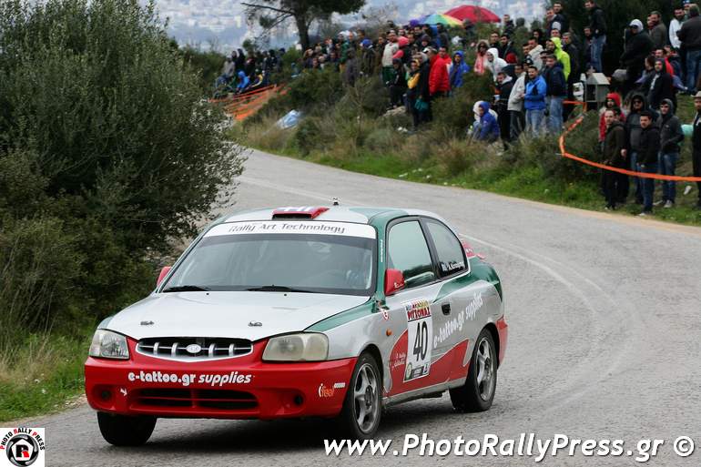 O Αχιλλέας Κουτουμπάς με Hyundai Accent