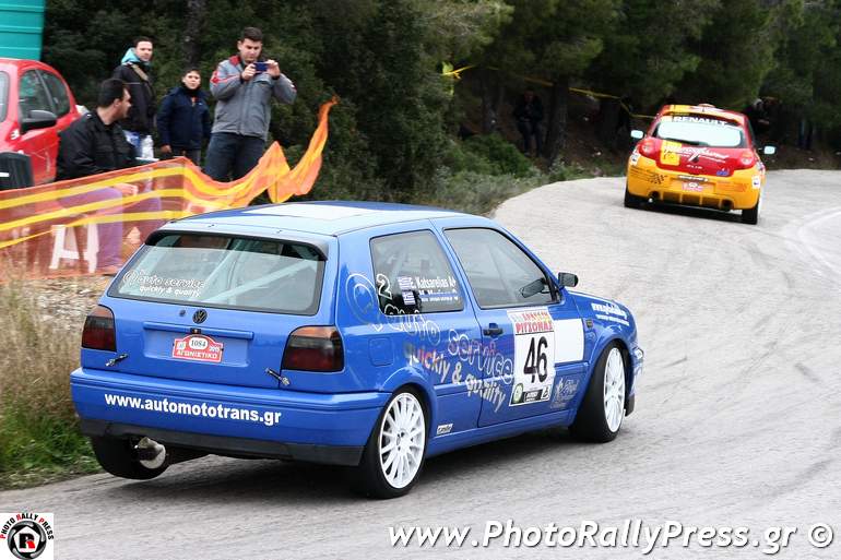 Είχαμε και τέτοια στην Ριτσώνα... Ο Μανώλης Κατσαρέλιας έχει πιάσει στην ειδική άλλο αγωνιστικό!
