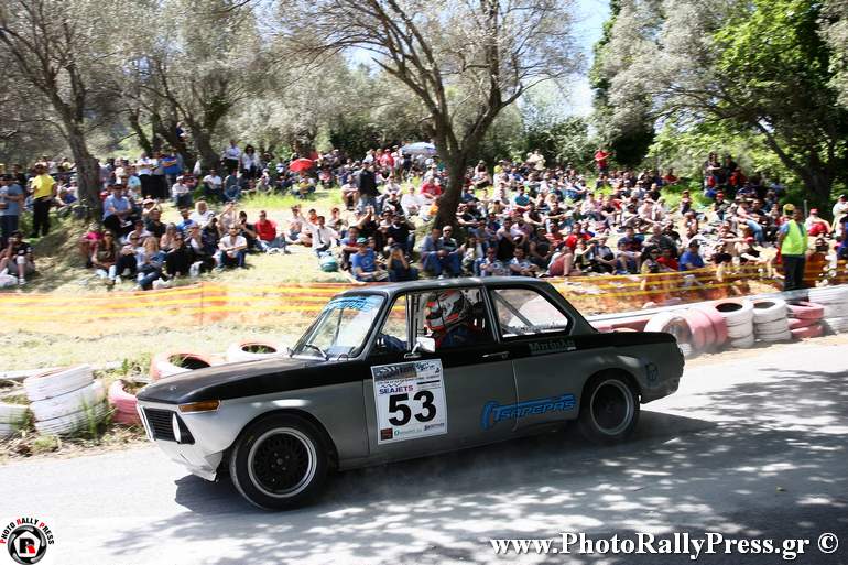 O Κώστας Τσαπέπας με BMW 2002