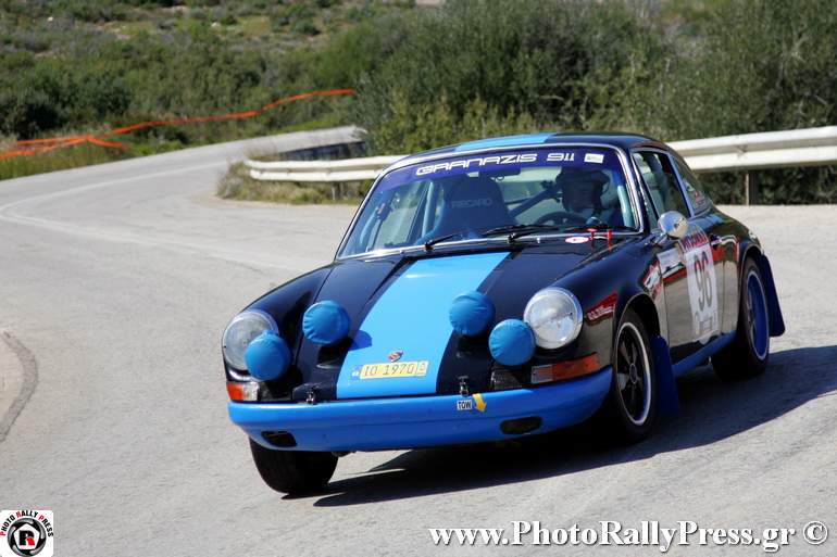 O Παντελής Αντωνόπουλος με μία ξεχωριστή Porsche 911 