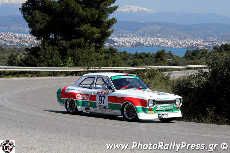 Ο Γιώργος Κατσαρός με Ford Escort RS