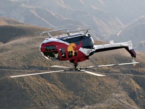 Το να πετάς ανάποδα δεν είναι και εύκολο πράγμα...