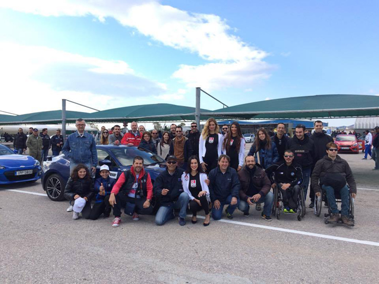 Δε φτάνει που μάζεψε όλο τον κόσμο του είπαν πως έκανε και χρέπι το αυτοκίνητο που οδήγησε!!!