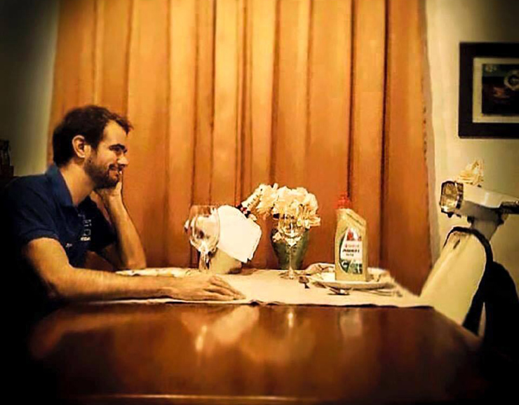 Έρωτας είναι θαρρώ.... (φωτό: Vespa Club Chania)