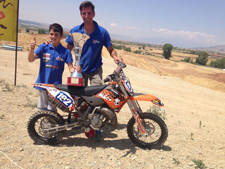 Με τέτοιον προπονητή (Μενέλαος Μερεμετσάκης) μόνο τίτλους κατακτάς...