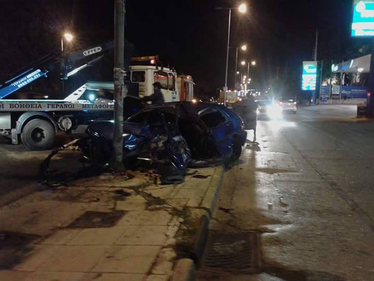 Η εικόνα σοκάρει ιδίως όταν ξέρεις πως μέσα σε αυτό το αυτοκίνητο βρισκόντουσαν νεαρά παιδιά...