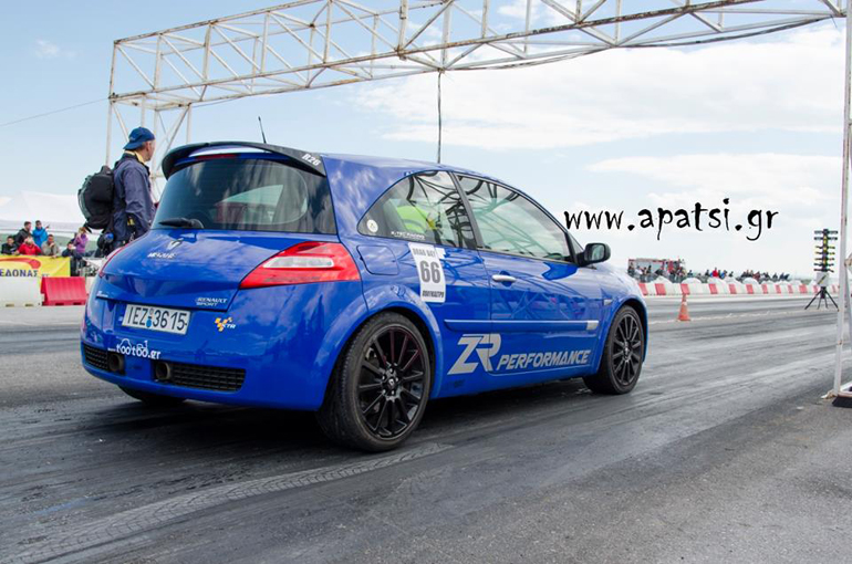 Αυτό είναι το ίδιο αυτοκίνητο με το πάνω... Η διαφορά είναι πως σε ένα ασφαλές περιβάλλον οι πιθανότητες να συμβεί κάτι είναι πολύ μικρές ενώ σε δημόσιο δρόμο πολύ μεγαλύτερες...